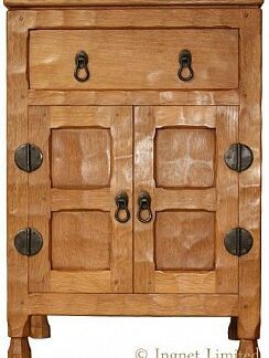 HORACE KNIGHTMAN KNIGHT YORSHIRE OAK CUPBOARD