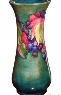 MOORCROFT LEAF & BERRIES VASE