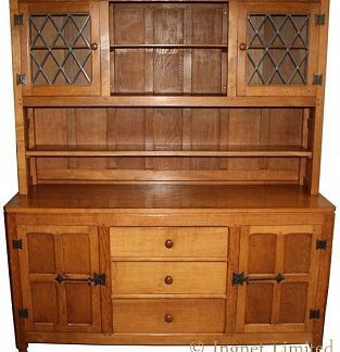 WILF SQUIRRELMAN HUTCHINSON OF HUSTHWAITE OAK DRESSER