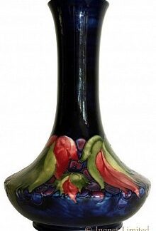 MOORCROFT LEAF & BERRY VASE