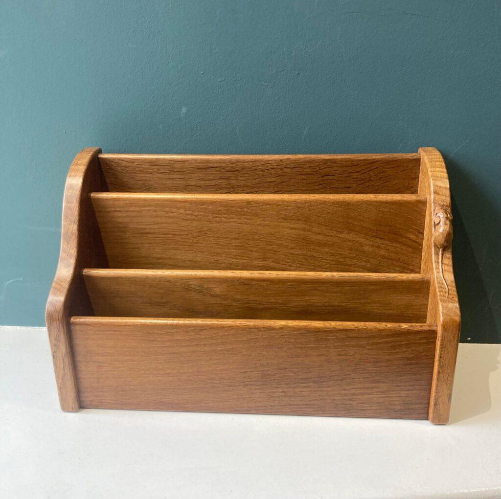 ROBERT MOUSEMAN THOMPSON OAK LETTER RACK – Ingnet