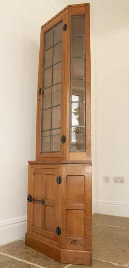 ROBERT MOUSEMAN THOMPSON FLOOR STANDING CORNER CUPBOARD - Image 11