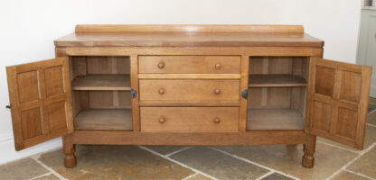 ROBERT MOUSEMAN THOMPSON 5ft ADZED OAK SIDEBOARD - Image 7