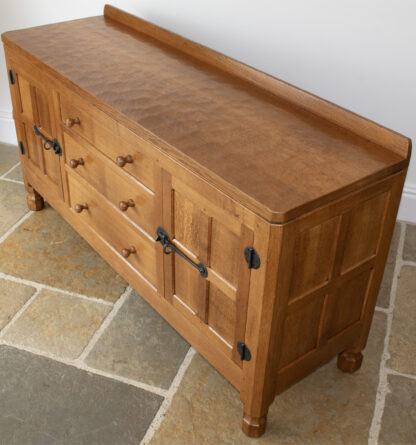 ROBERT MOUSEMAN THOMPSON OAK ADZED TOP SIDEBOARD - Image 10