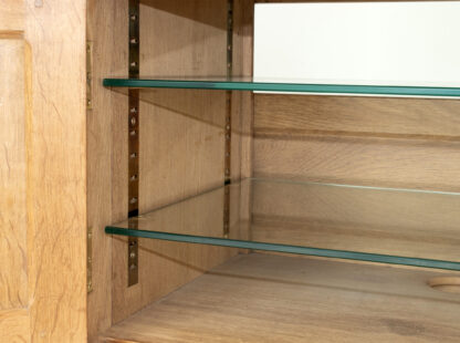 ROBERT MOUSEMAN THOMPSON OAK MEDIA CUPBOARD - Image 9