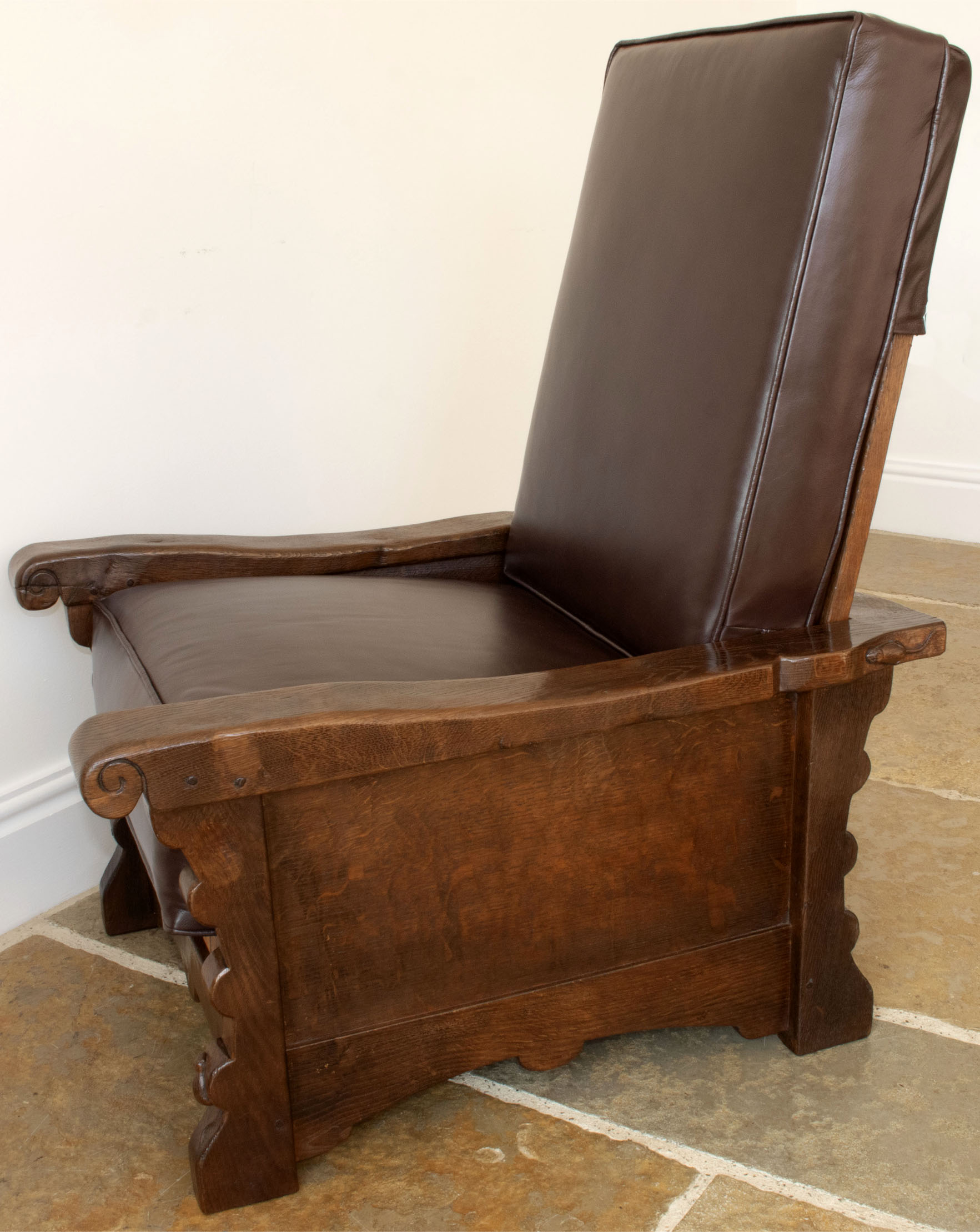 ROBERT MOUSEMAN THOMPSON RARE EARLY OAK RECLINING CHAIR - Image 5