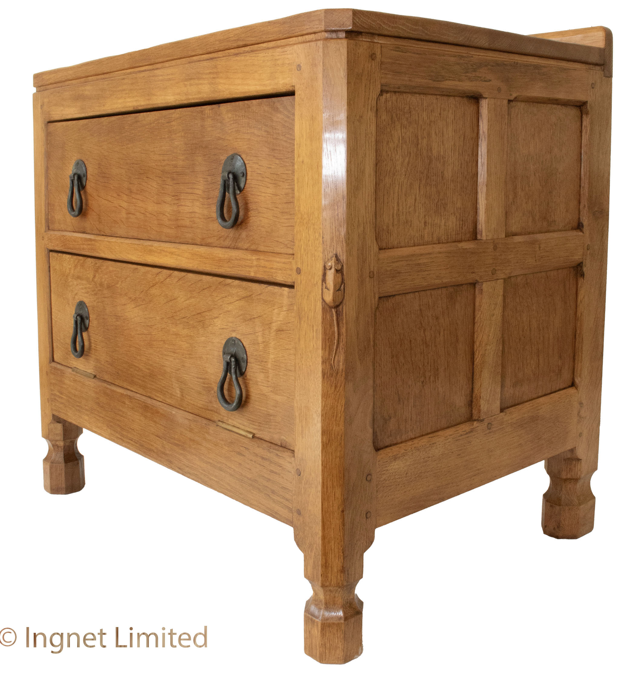 ROBERT MOUSEMAN THOMPSON OAK PANELLED TELEVISION DVD CUPBOARD - Image 2
