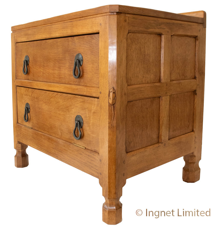 ROBERT MOUSEMAN THOMPSON OAK PANELLED TELEVISION DVD CUPBOARD